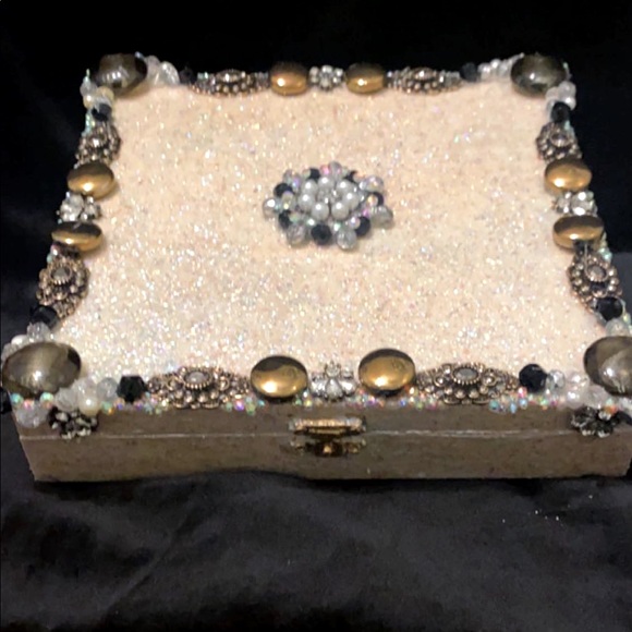 Must have elegant decor box or cigar box. - Picture 3 of 3